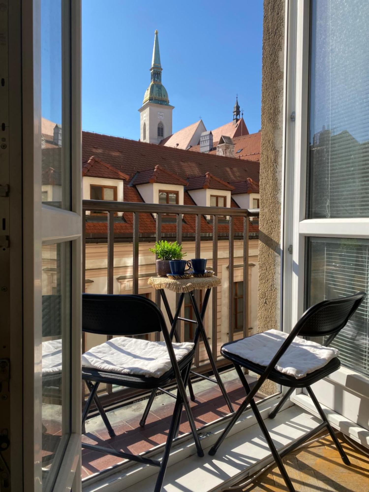 Audrey Hepburn Apartment Old Town Air Conditioned Pozsony Kültér fotó